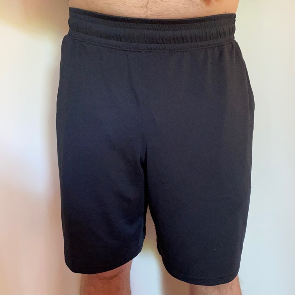 Under Armour Loose Shorts - long